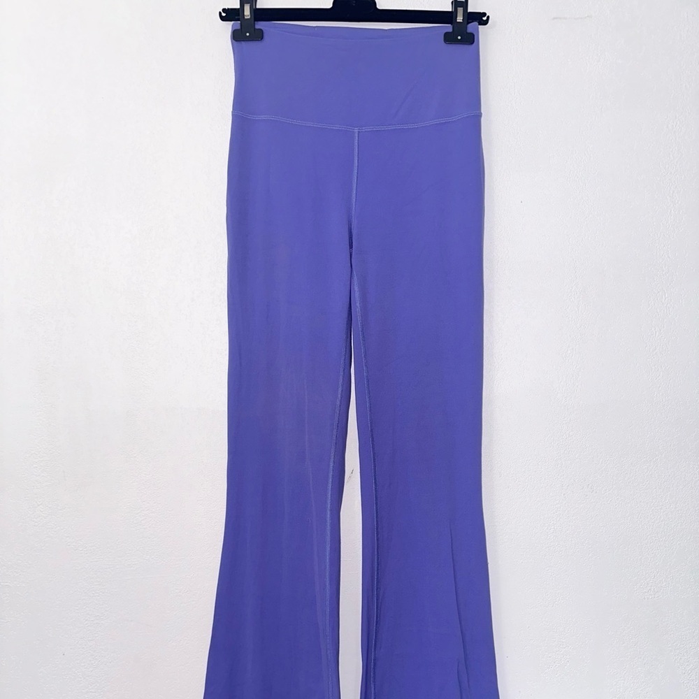 Lululemon groove flare lavender Charged
Indigo